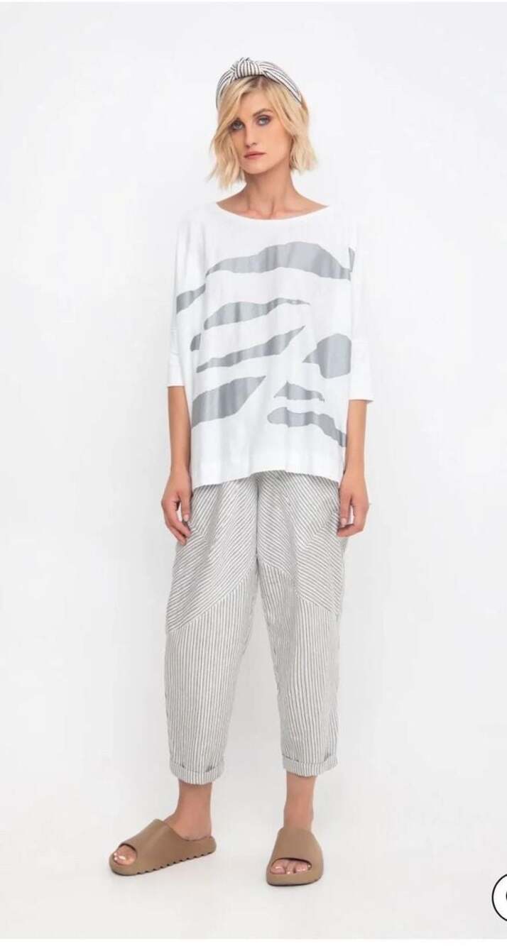 Ozai N Ku Jane Side-Zip Trousers in Rays Print